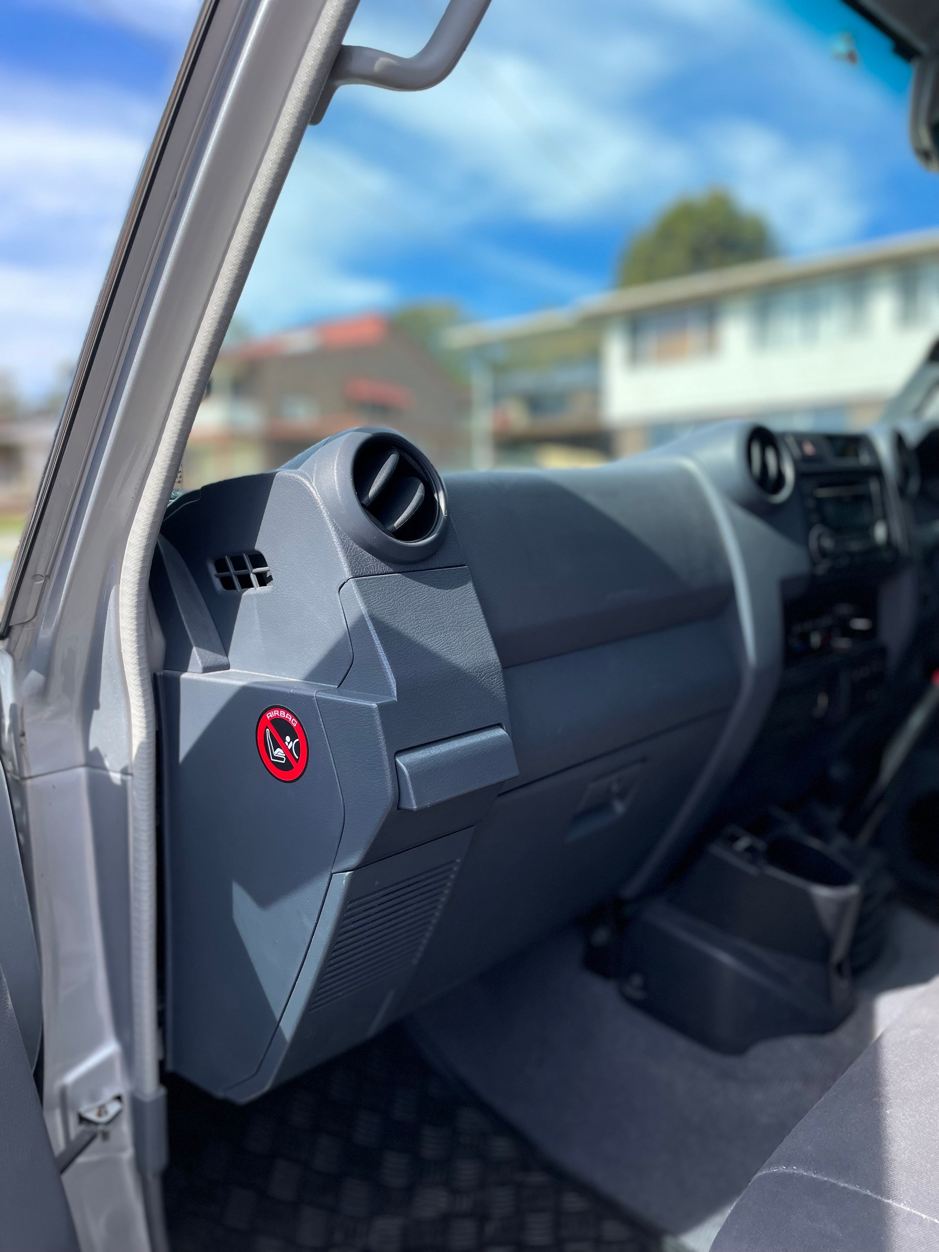 70 series cup holder tucked away